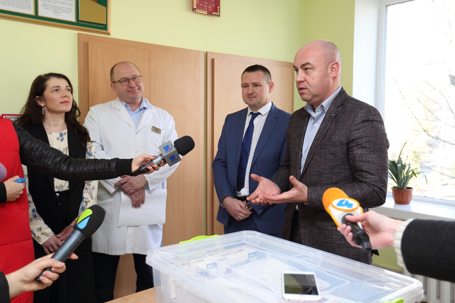 Міська дитяча лікарня Тернополя отримала сучасні ліки на період епідемій кору та ГРІ